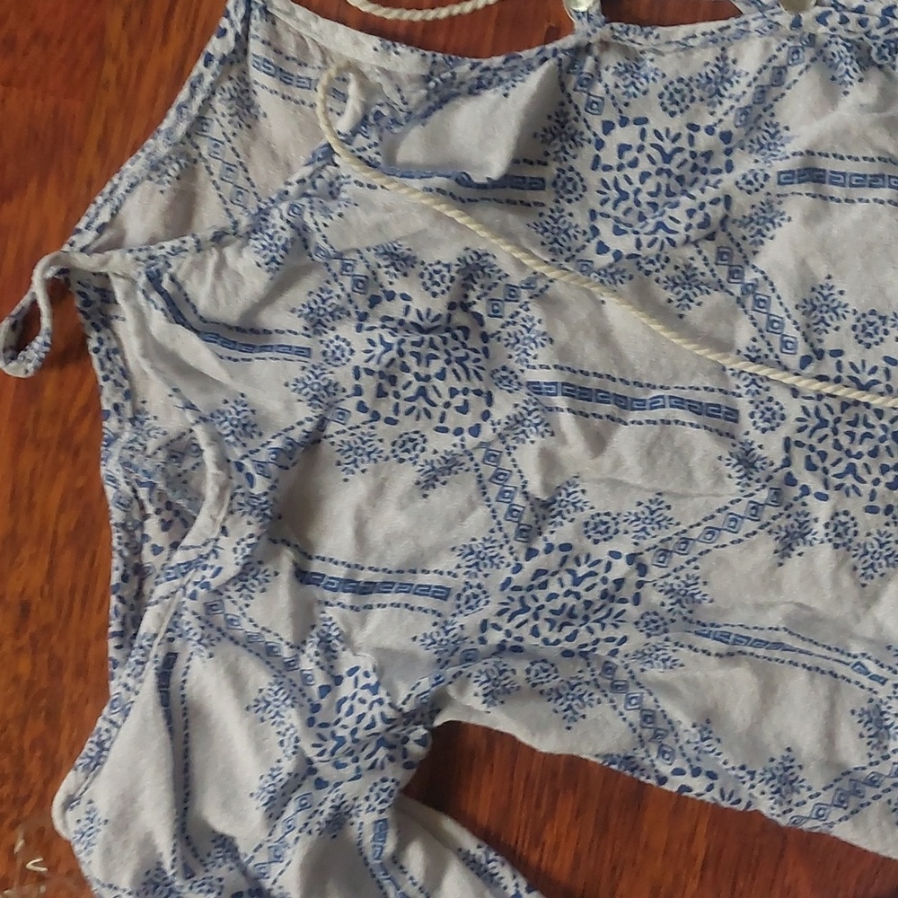 Cold shoulder blouse - Picture 2 of 8